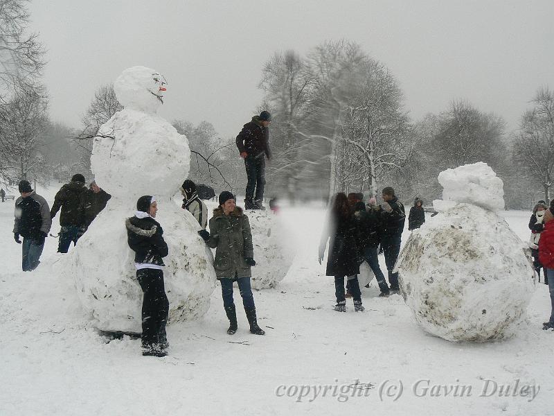The largest snowmen, Snow, Greenwich Park P1070300.JPG